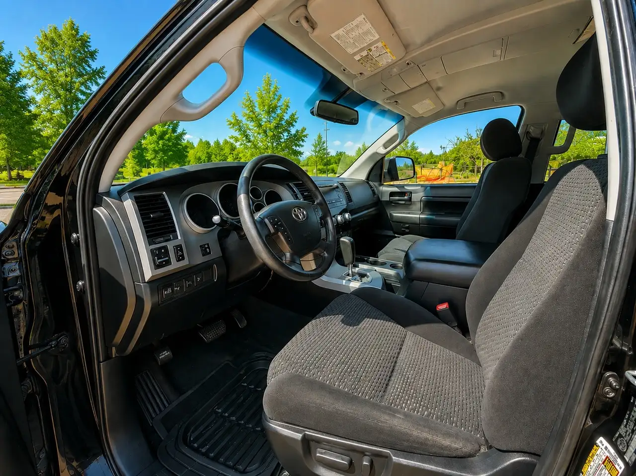 Toyota Tundra снимка Toyota Tundra
