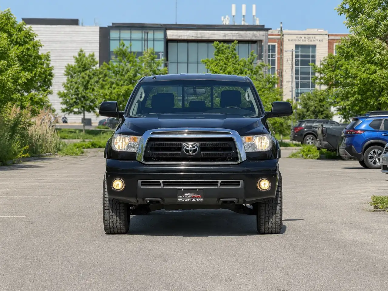 Toyota Tundra снимка Toyota Tundra