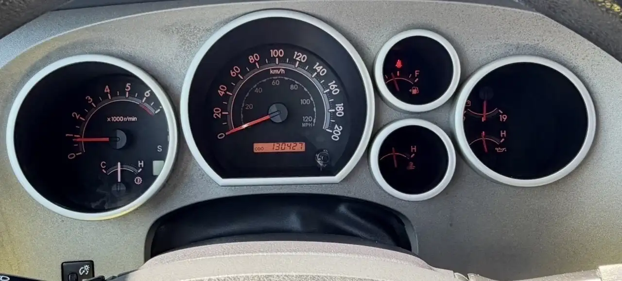 Toyota Tundra снимка Toyota Tundra