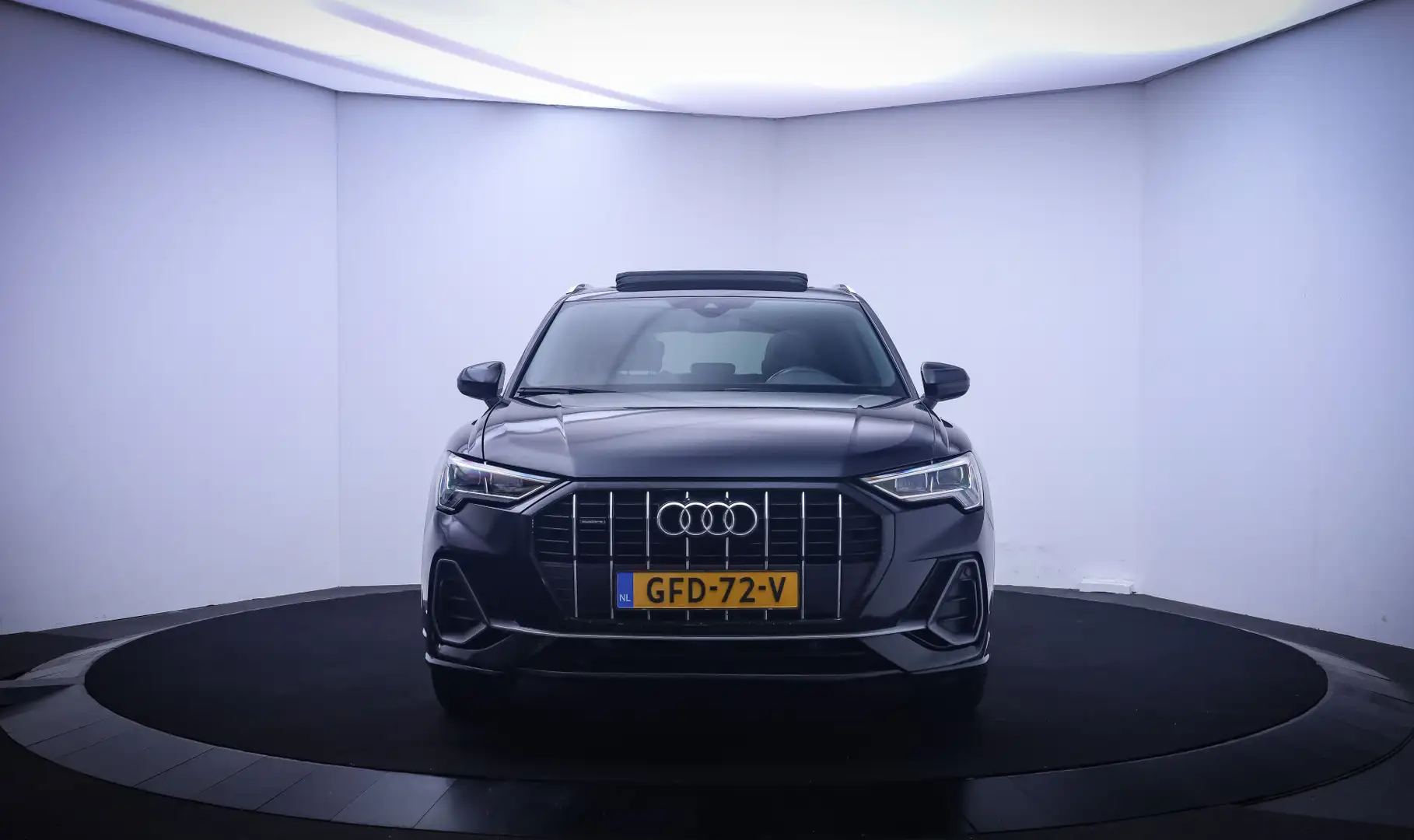 Audi Q3 40(2.0)TFSI S-LINE QUATTRO PANO/DIGI DASH/CAMERA/L Zwart - 2