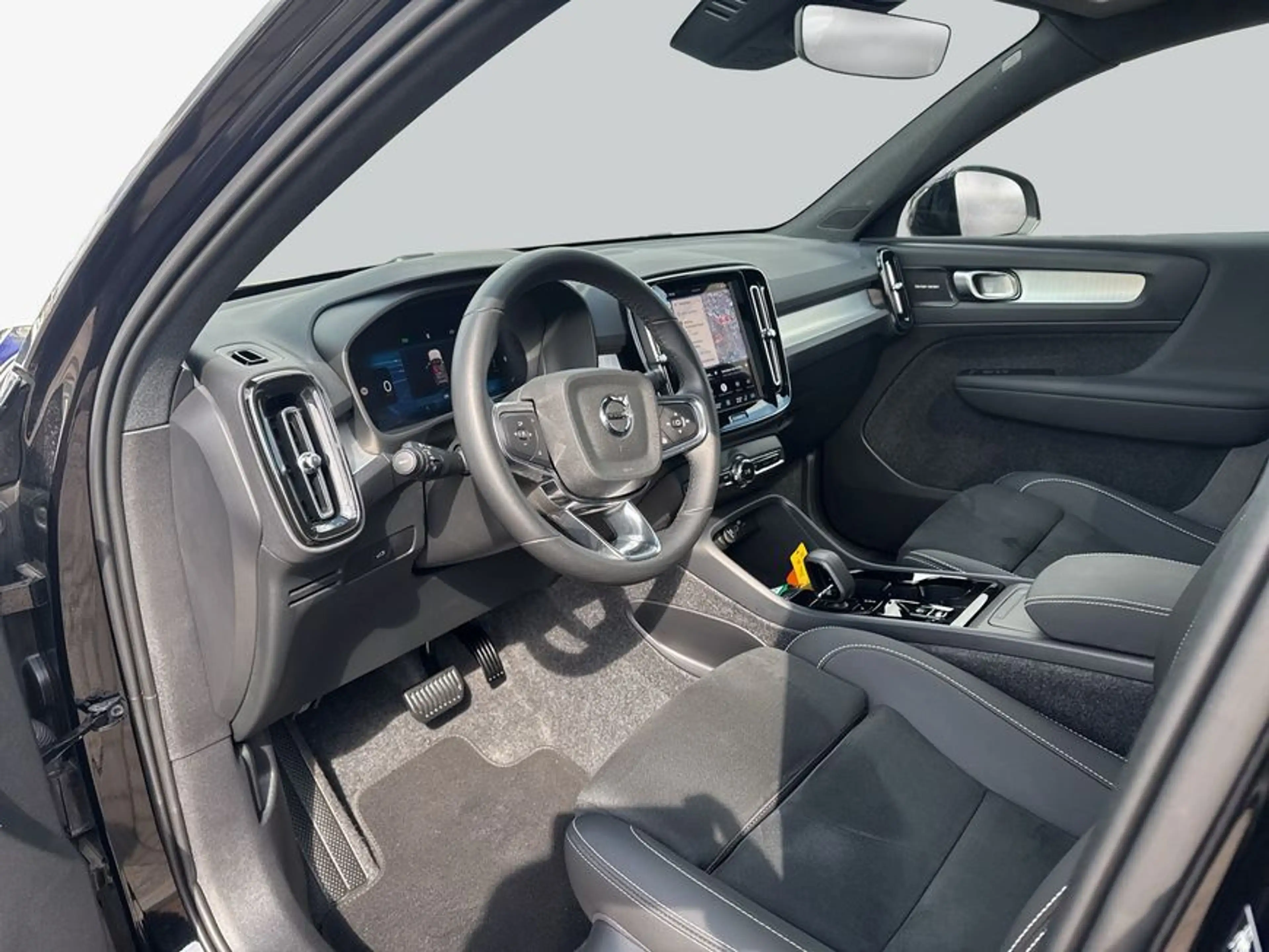 Volvo XC40 XC40 B3 B DKG Plus Black Edition — photo 10
