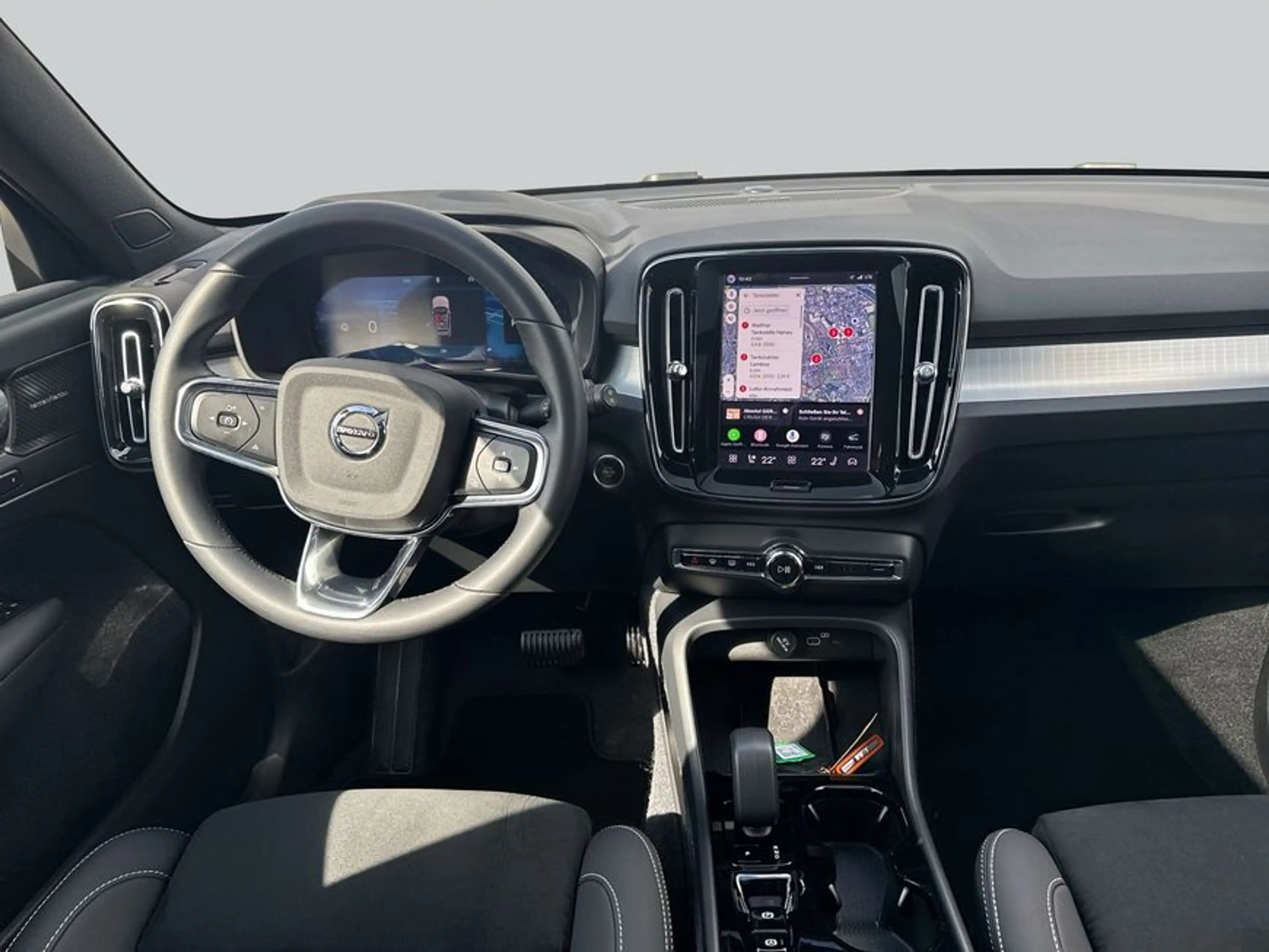 Volvo XC40 XC40 B3 B DKG Plus Black Edition — photo 13