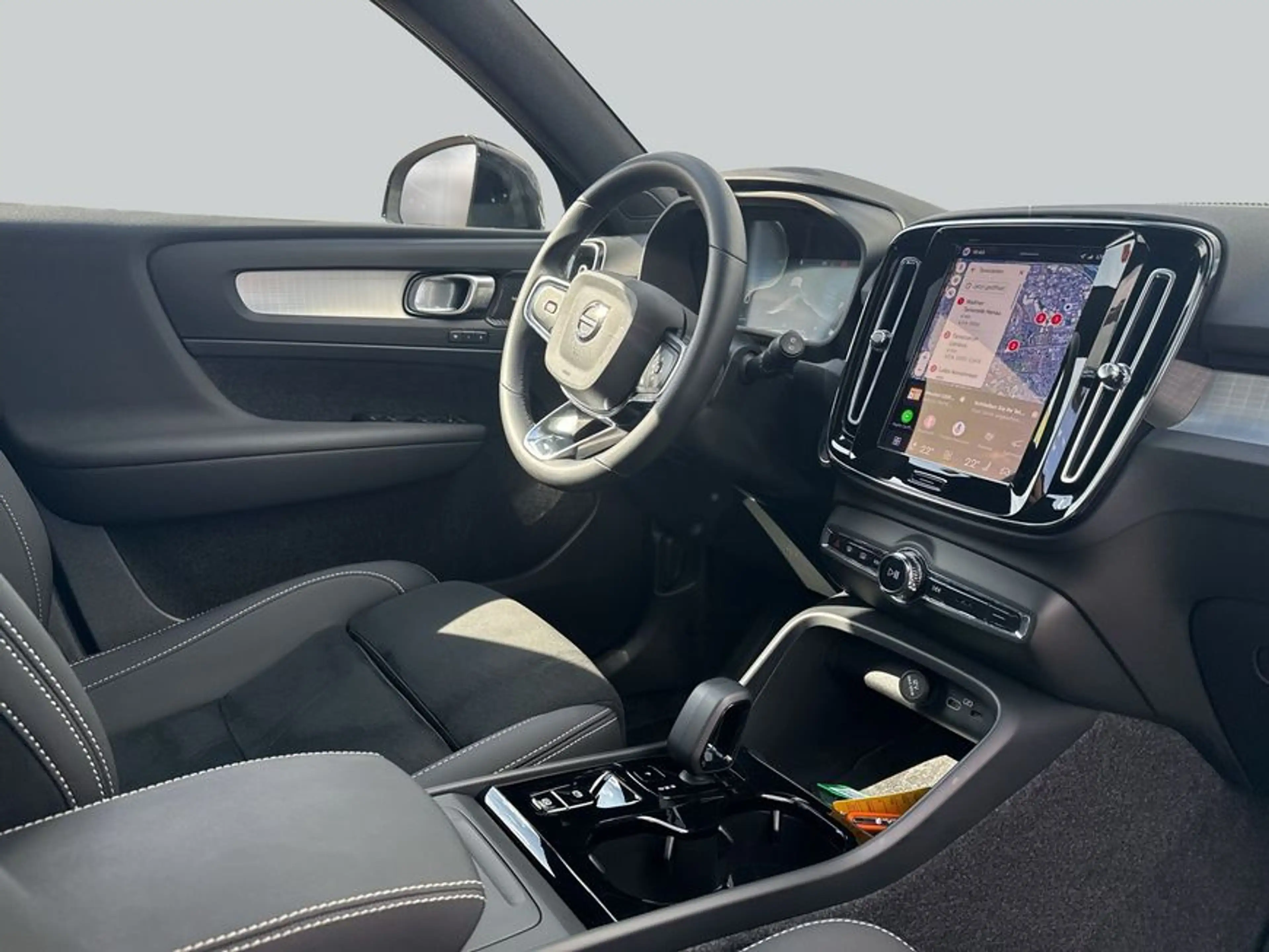 Volvo XC40 XC40 B3 B DKG Plus Black Edition — photo 15