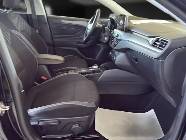 Ford Focus view 15