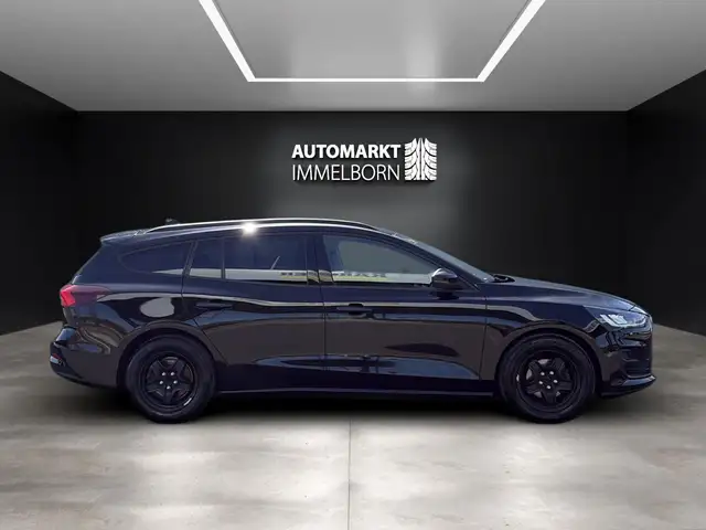 Ford Focus view 11