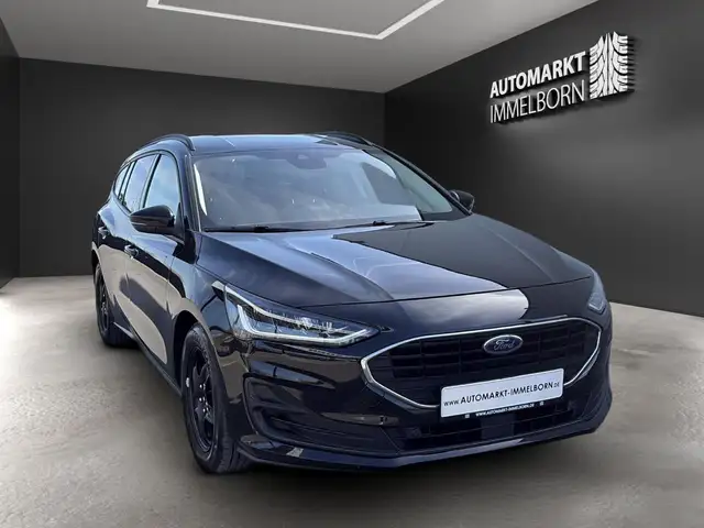 Ford Focus view 2