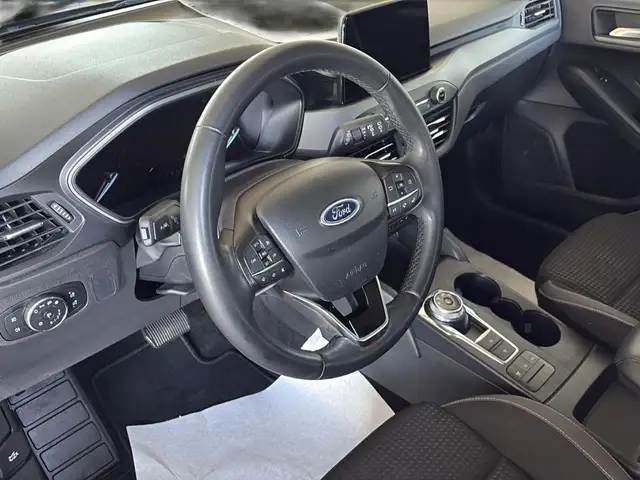 Ford Focus view 14