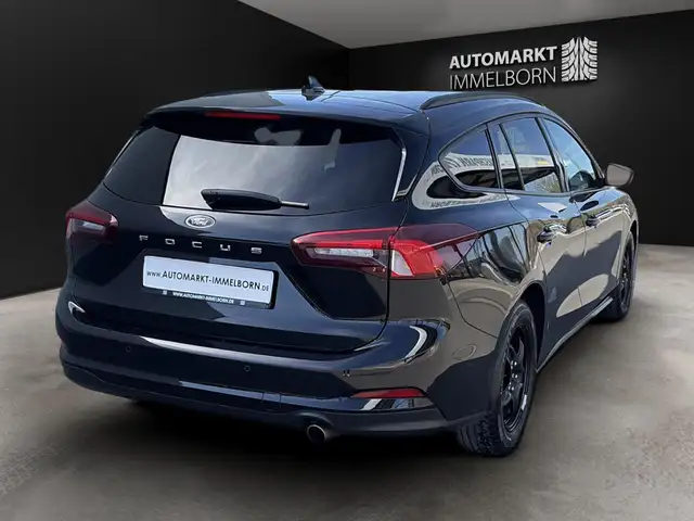 Ford Focus view 5