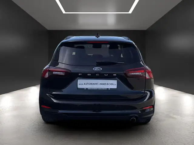Ford Focus view 10