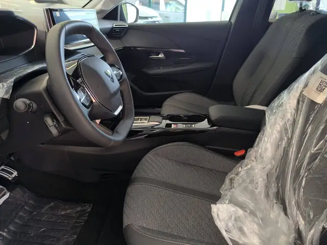 Peugeot 208 view 14