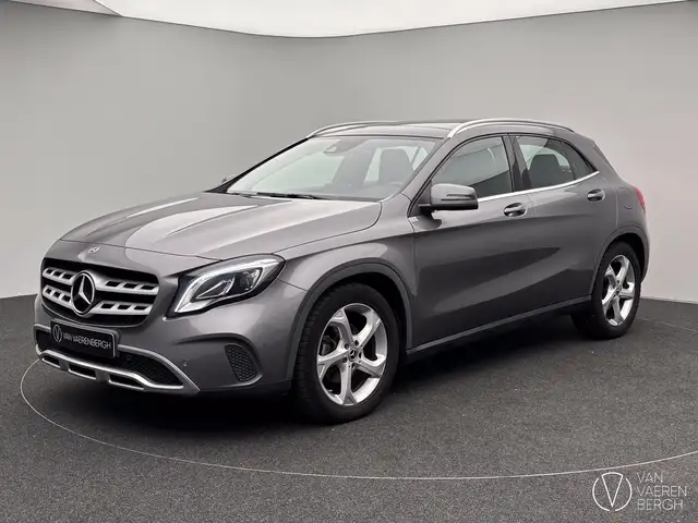 Mercedes-Benz GLA 180 Luxury Line