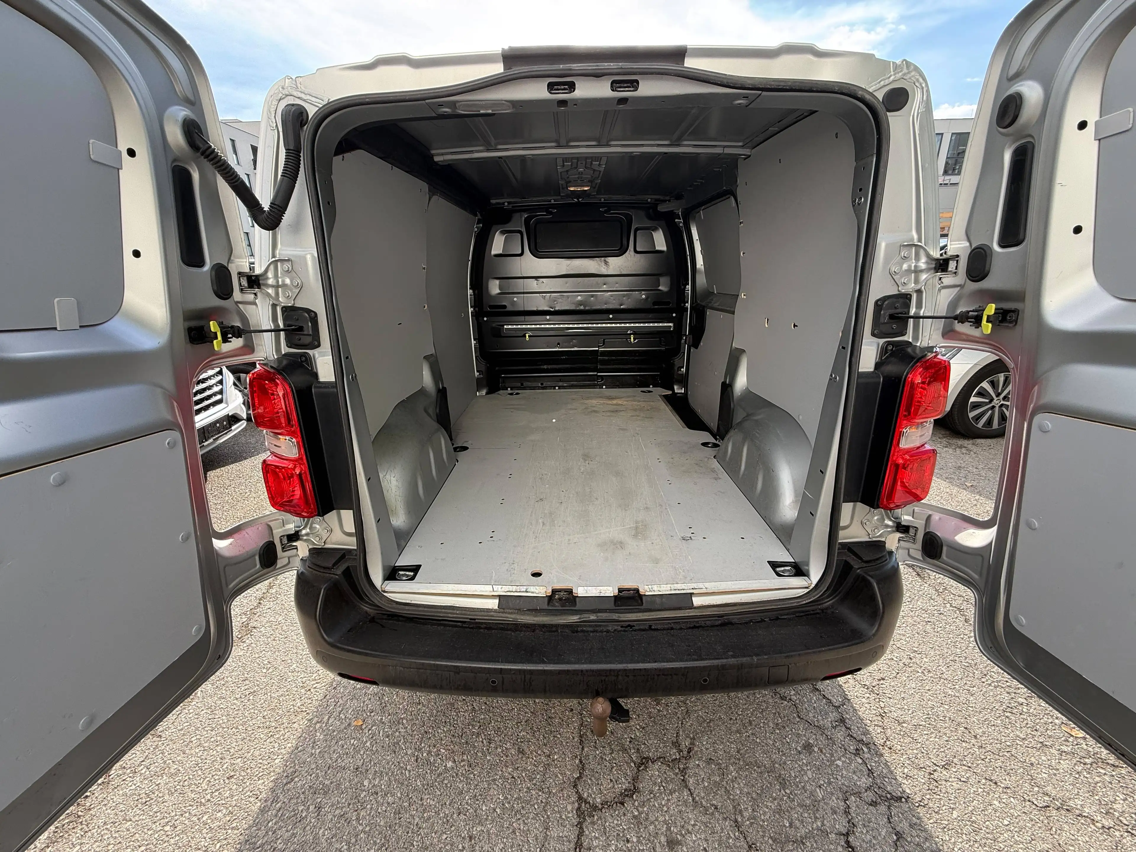 Peugeot Expert Premium L2 — photo 13