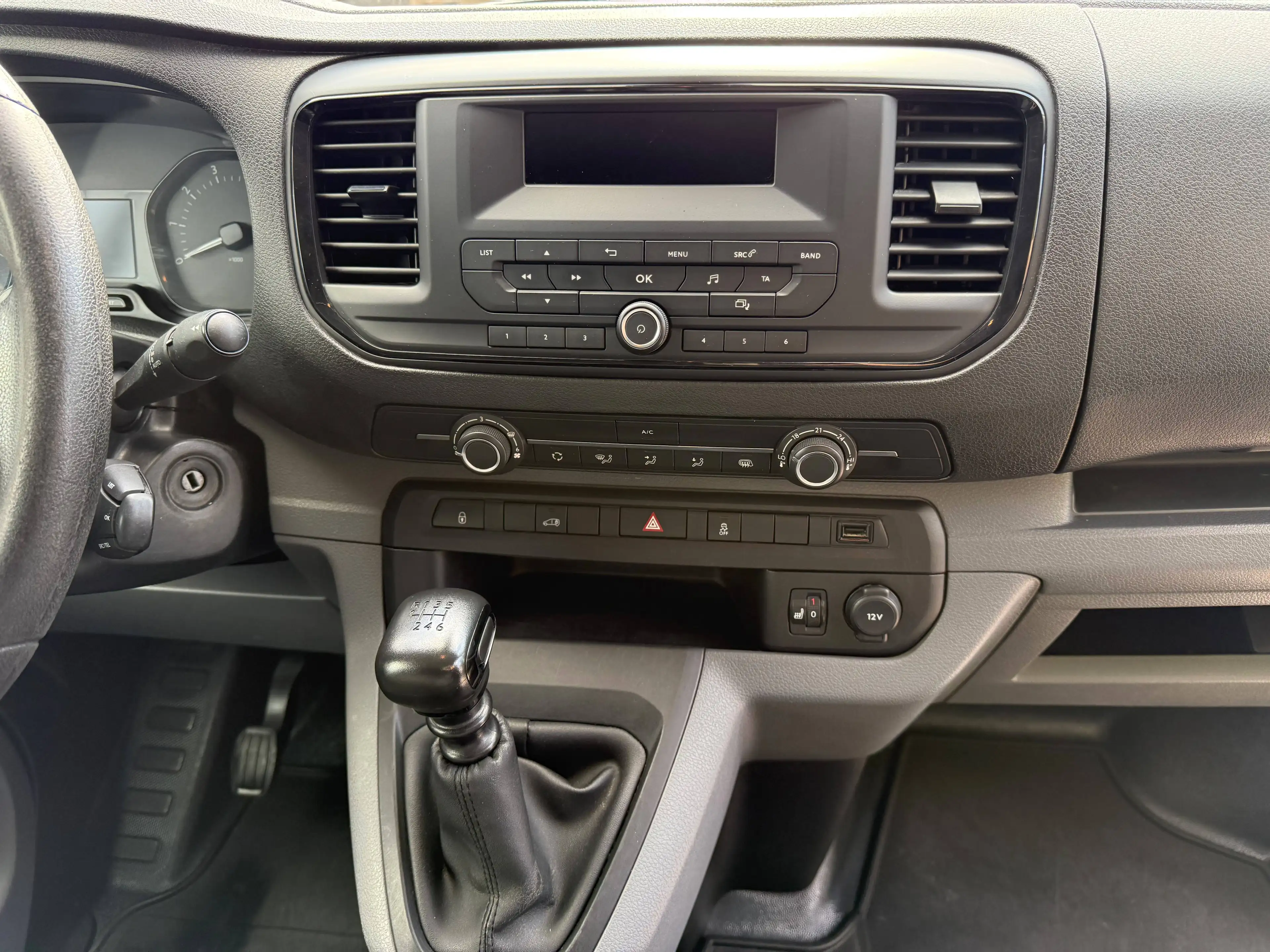 Peugeot Expert Premium L2 — photo 11