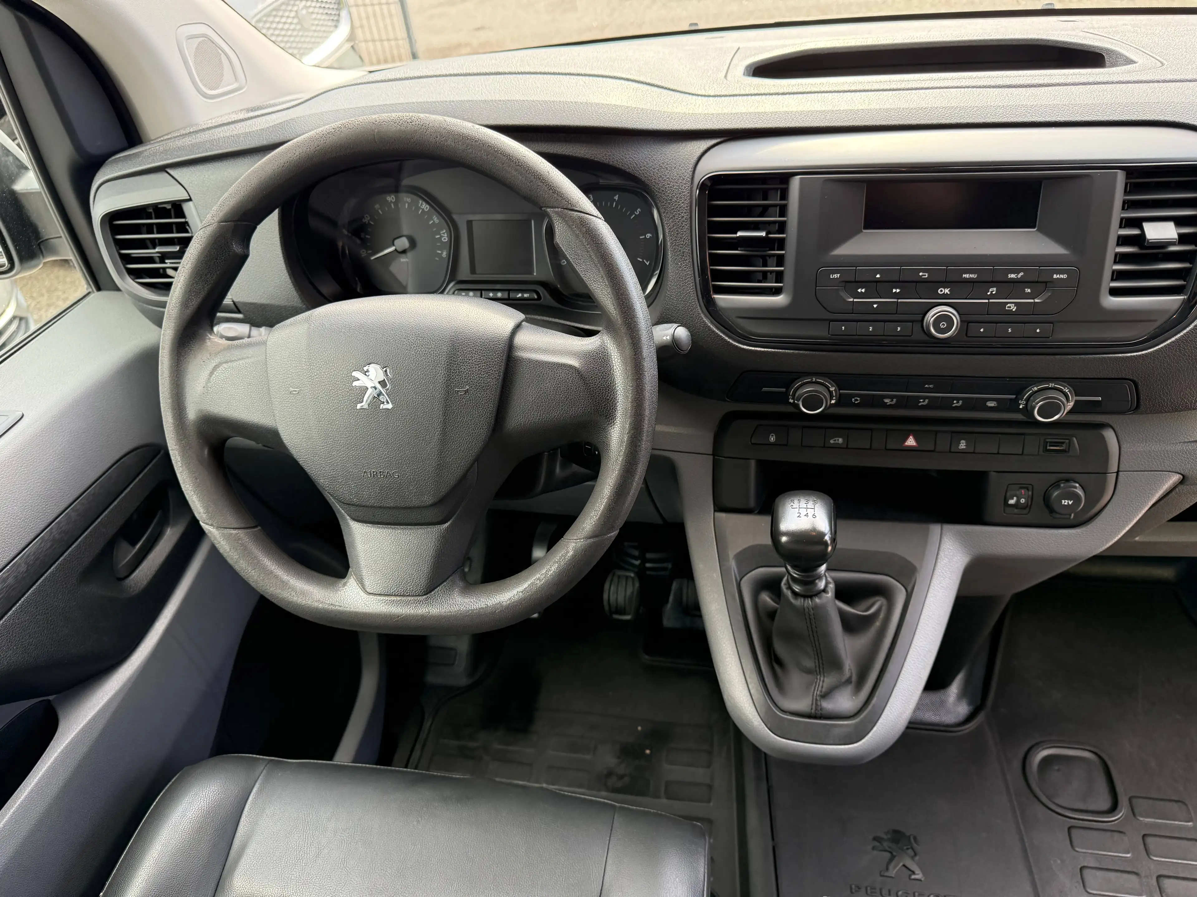 Peugeot Expert Premium L2 — photo 10