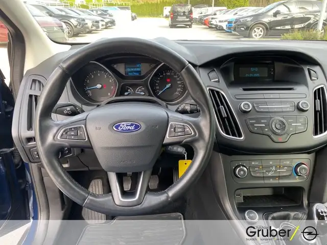 Ford Focus view 8