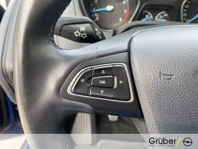 Ford Focus view 13