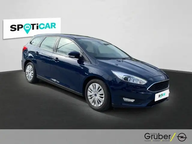 Ford Focus view 3