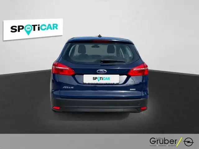 Ford Focus view 5