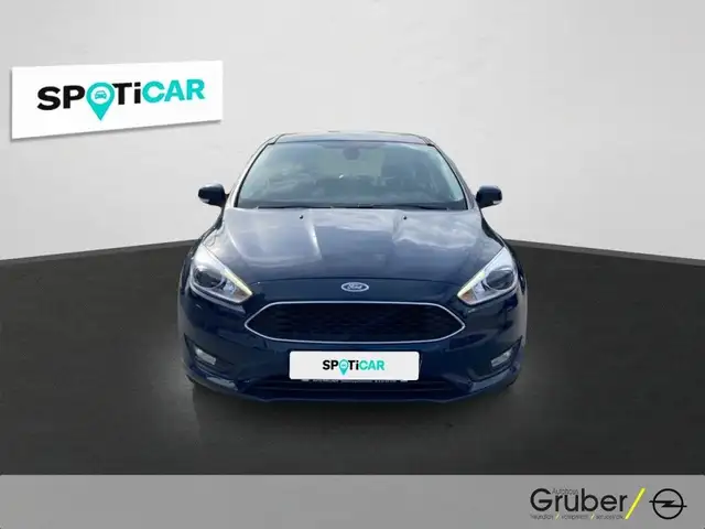 Ford Focus view 2
