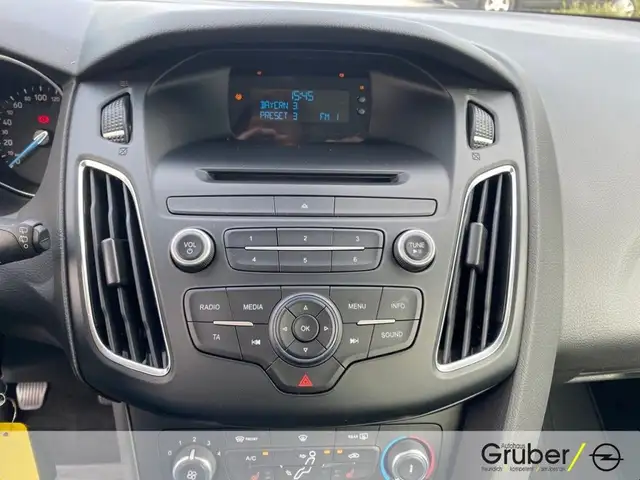 Ford Focus view 15