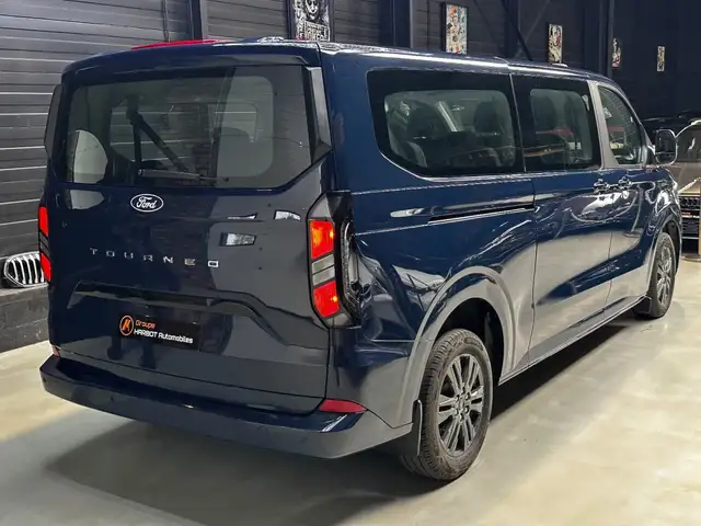 Ford Tourneo Custom view 4