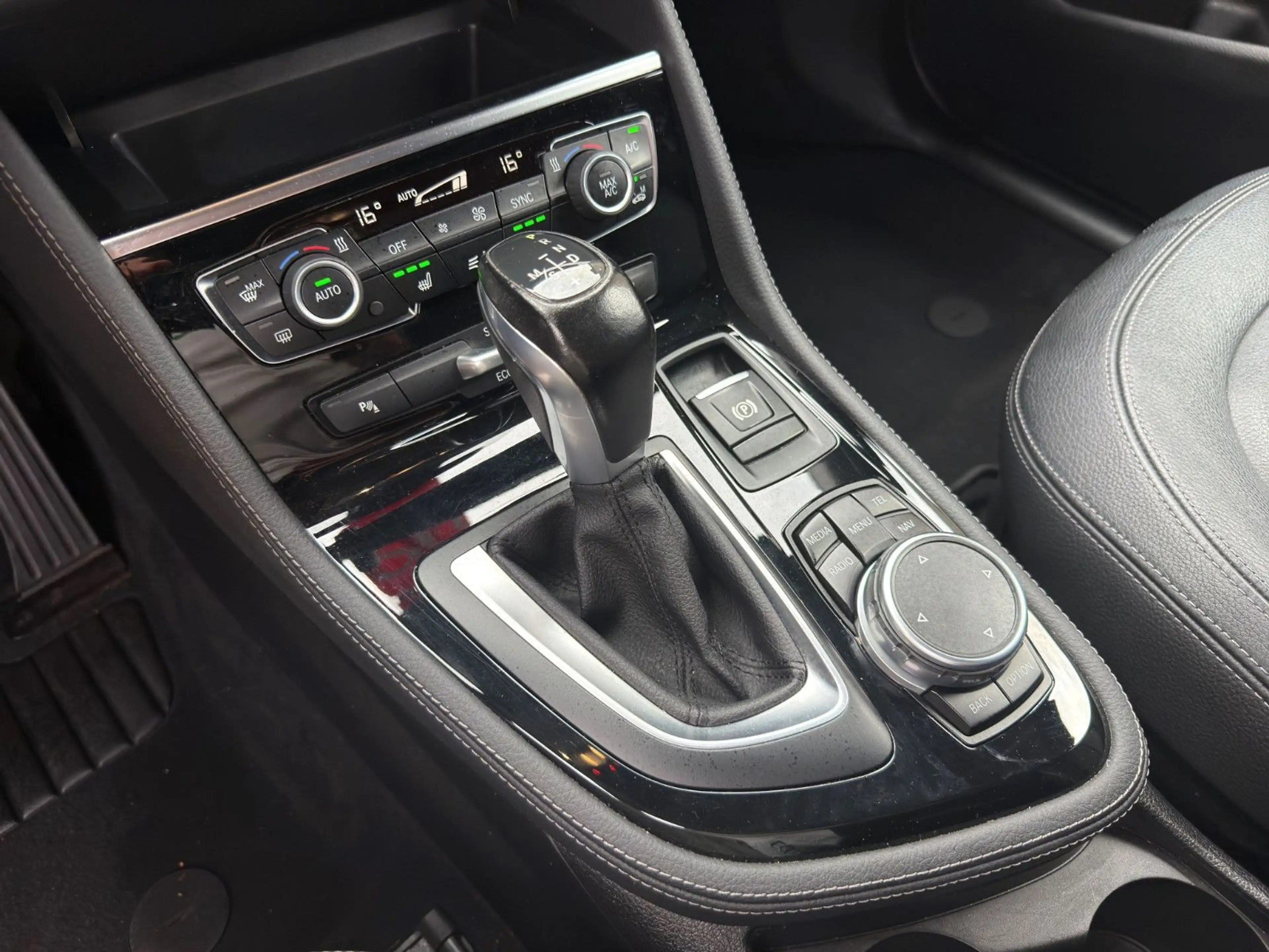 BMW 225 i XD SPORT*M-Alu*Aut.*Leder*Navi Pro*Head-Up* — photo 15