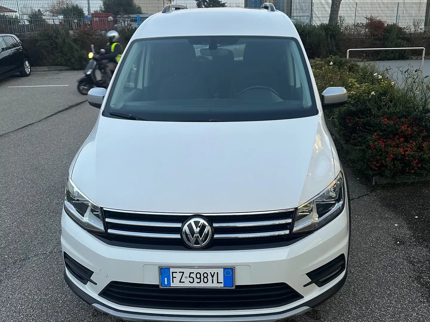 Volkswagen Caddy 4x4 Alltrack Bianco - 1