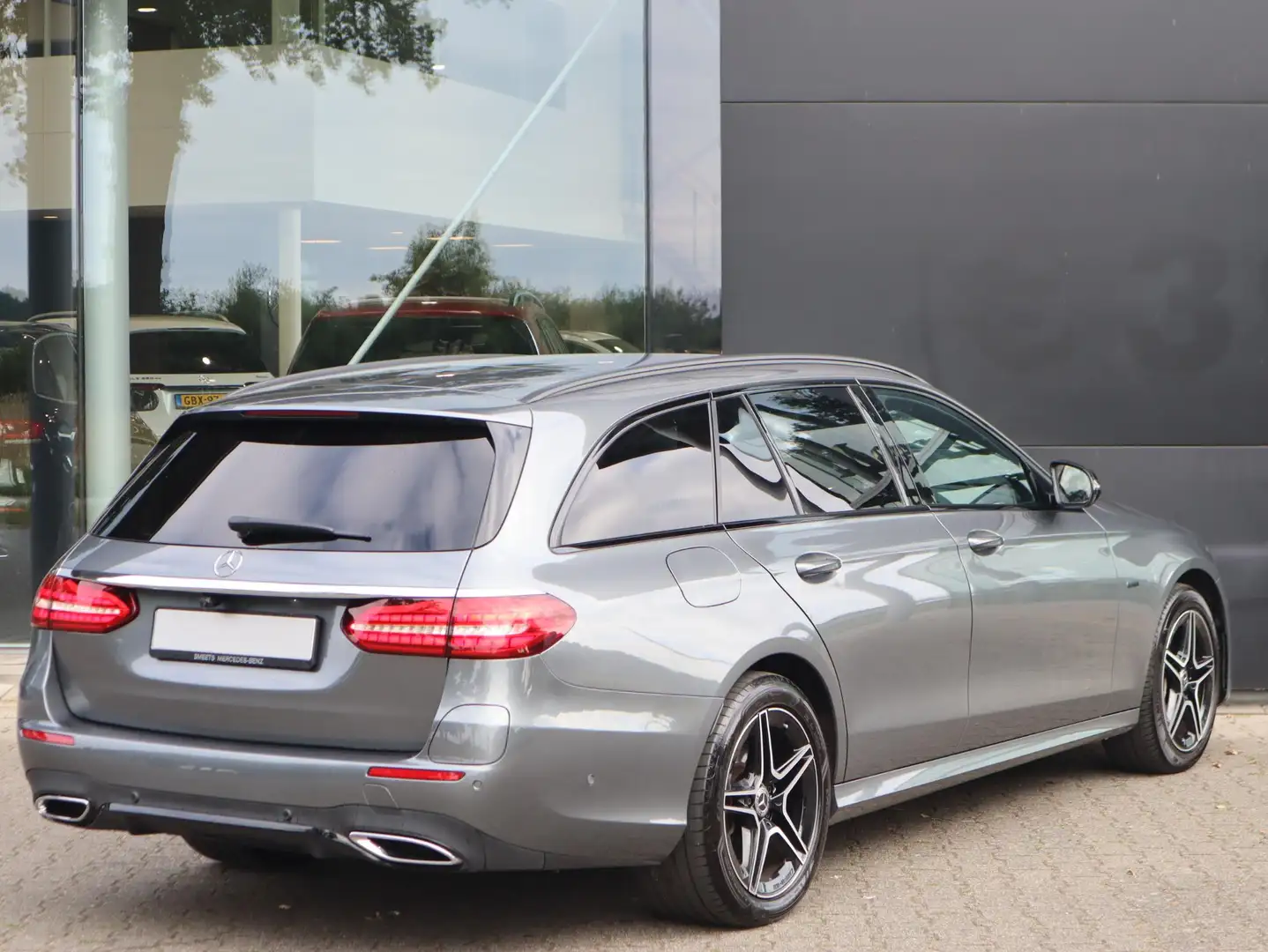 Mercedes-Benz E 300 Estate e Business Solution AMG Gris - 2