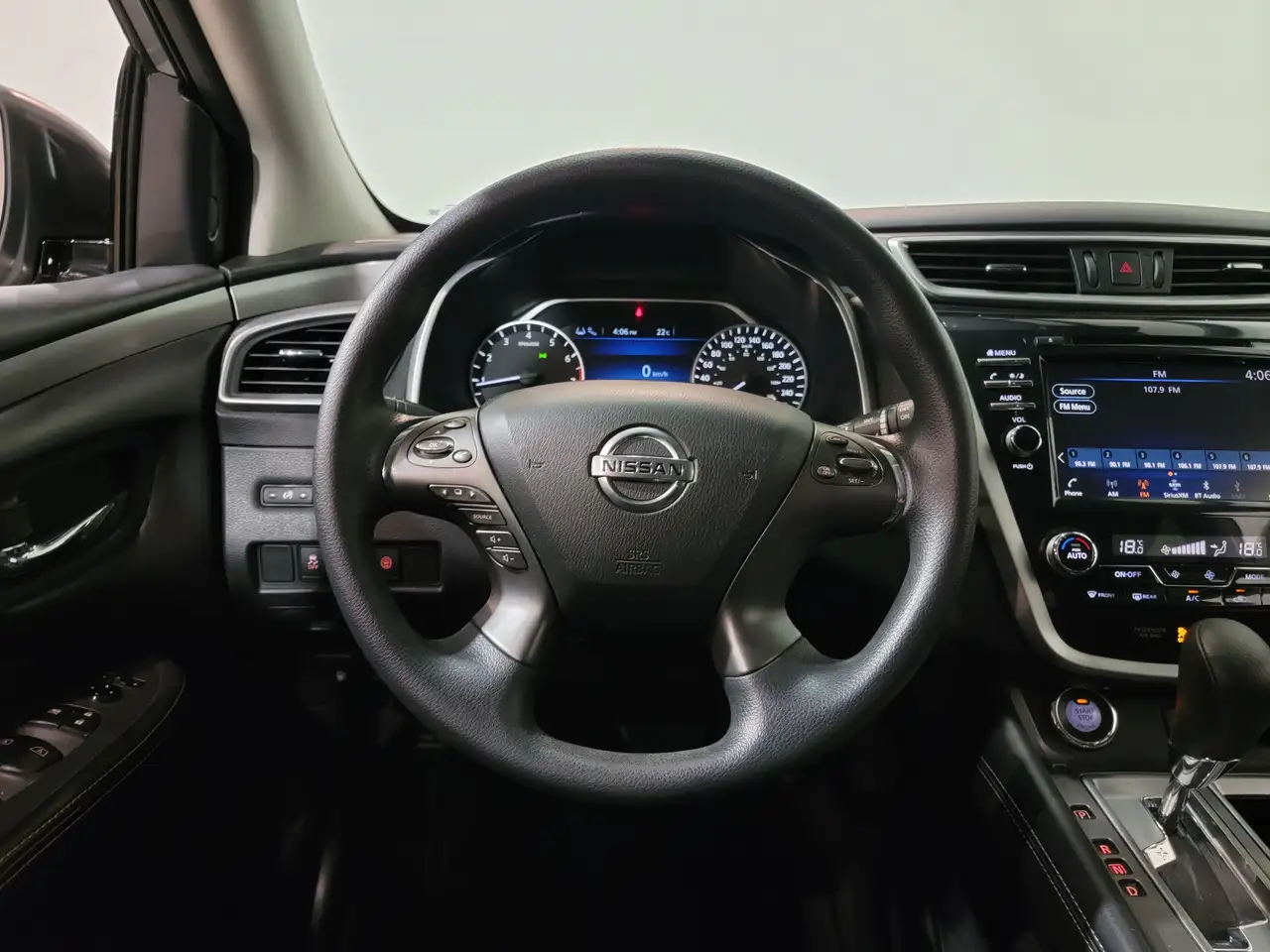 Nissan Murano снимка Nissan Murano