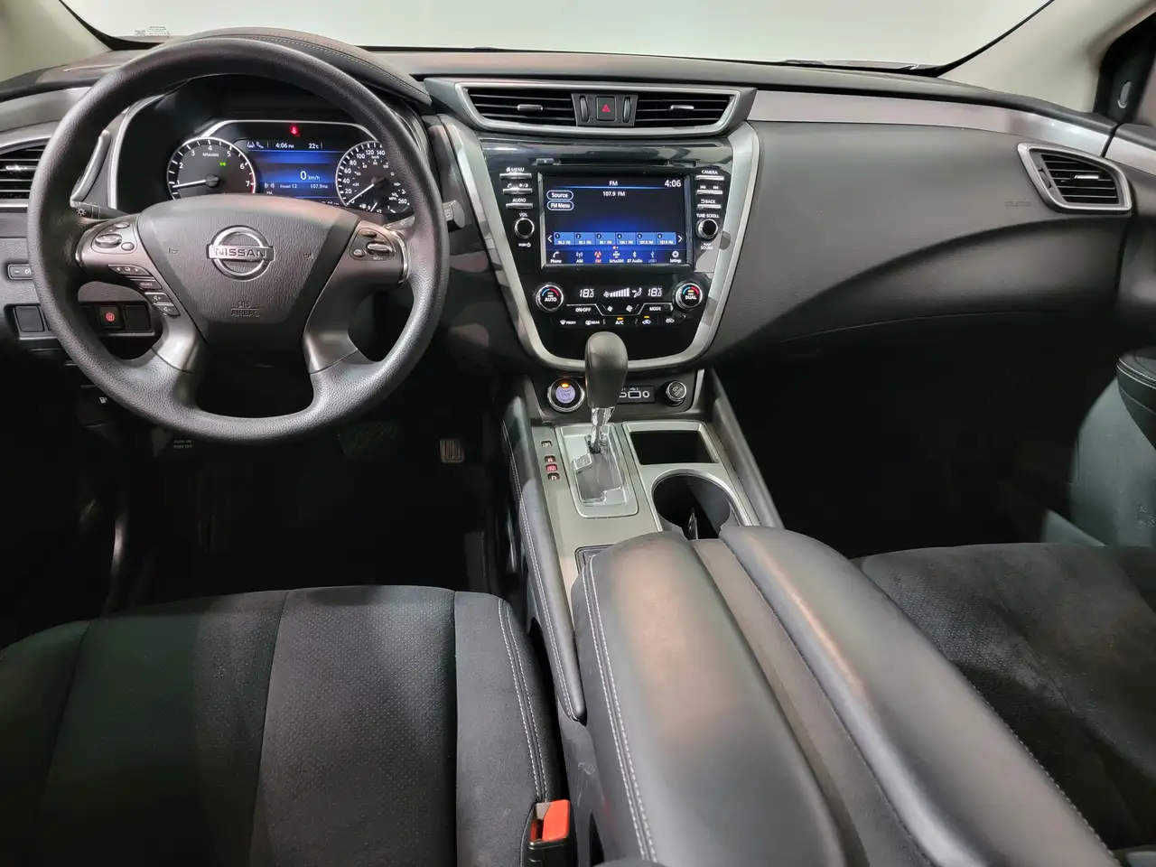 Nissan Murano снимка Nissan Murano