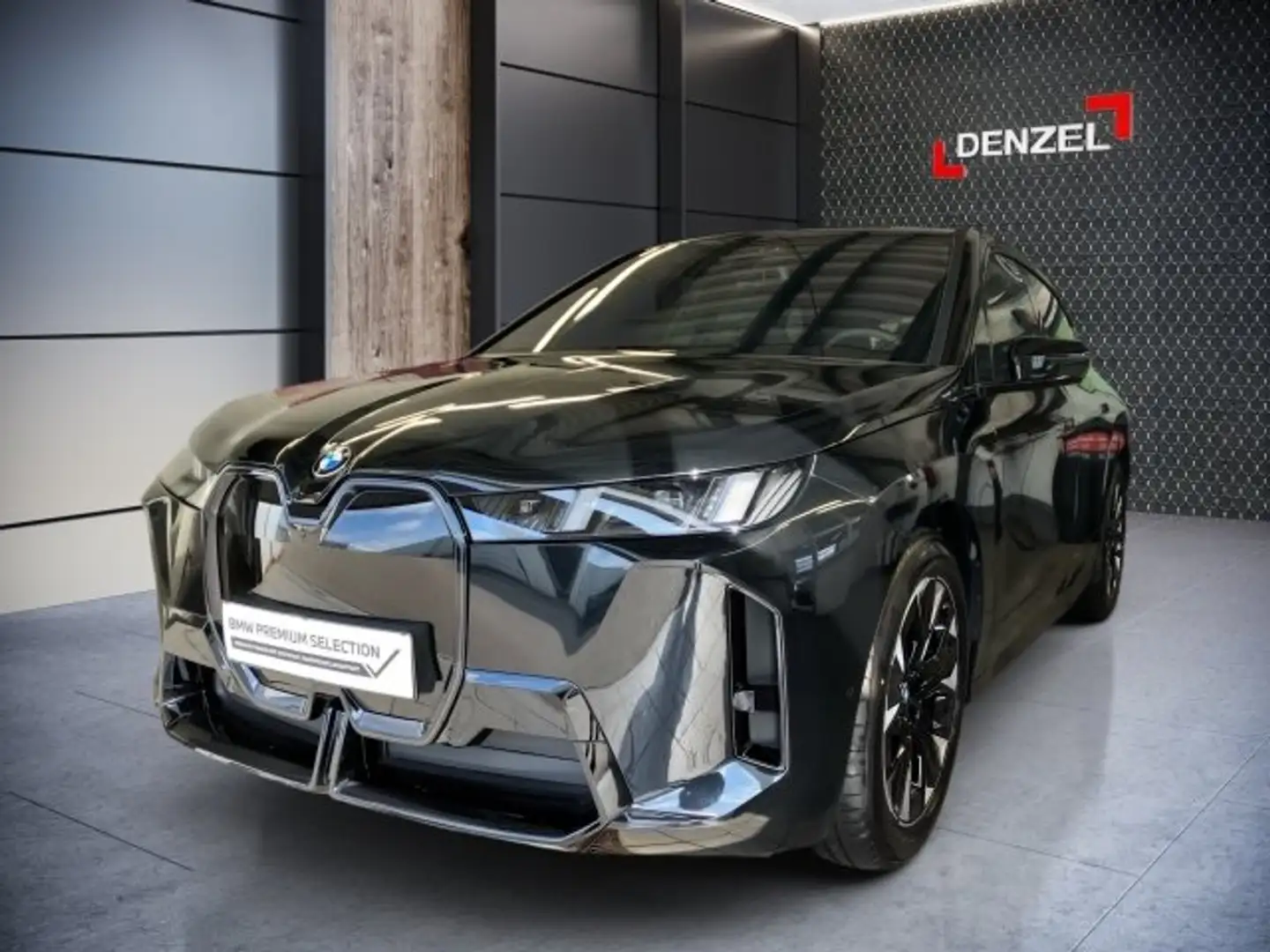 BMW iX xDrive45 Schwarz - 2