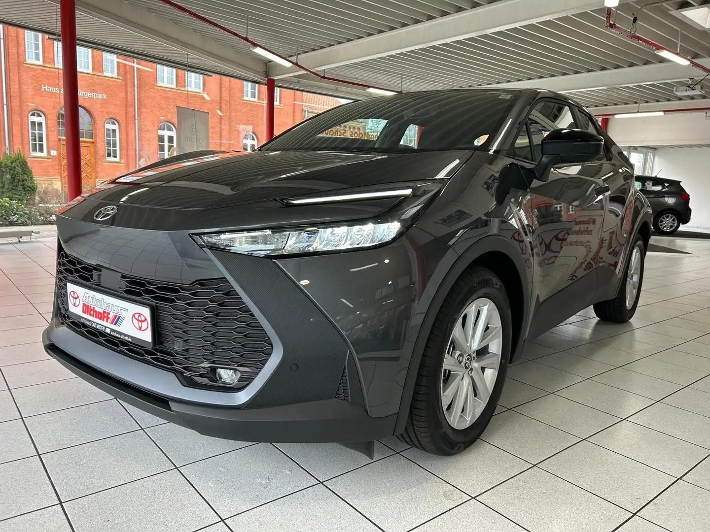 Toyota C-HR 1.8 Hybrid Business Edition Grau - 1