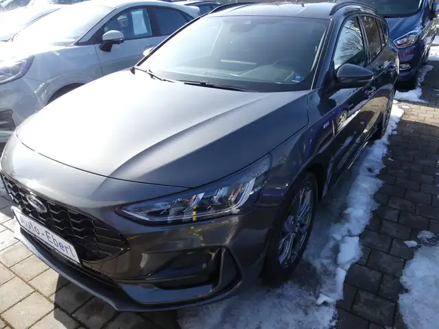 Ford Focus main image