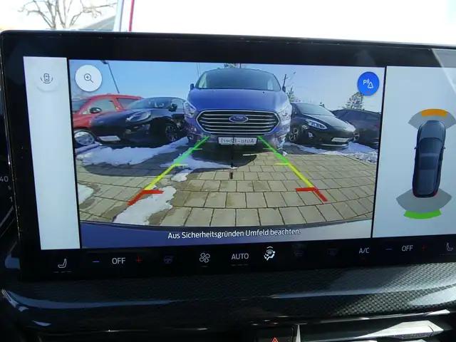 Ford Focus view 10