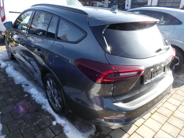 Ford Focus view 4