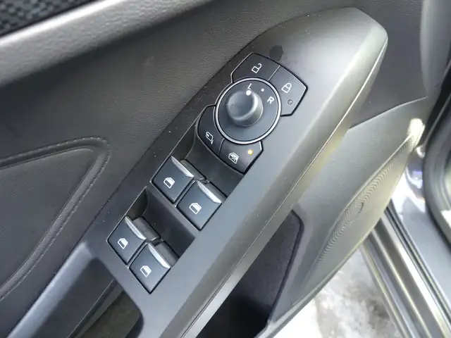 Ford Focus view 6
