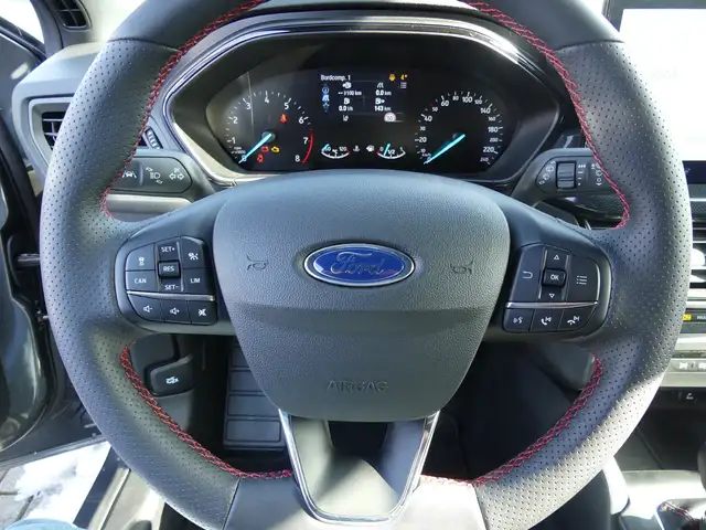 Ford Focus view 8