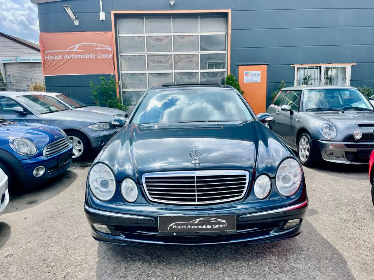 Mercedes-Benz E 320 Lim./Avantgarde/Vollausstat./SH/Klima/Navi Schwarz - 2