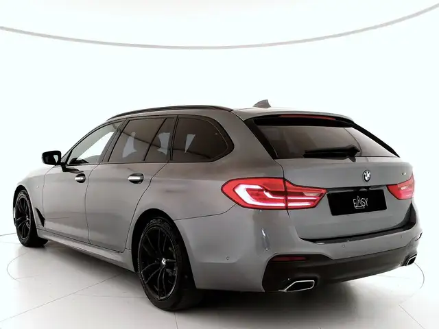 BMW 5 Series view 8