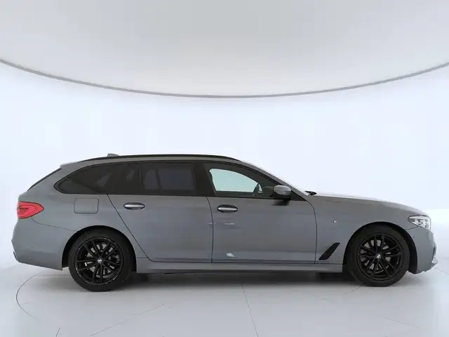 BMW 5 Series view 5