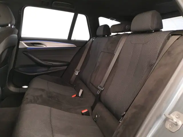 BMW 5 Series view 13
