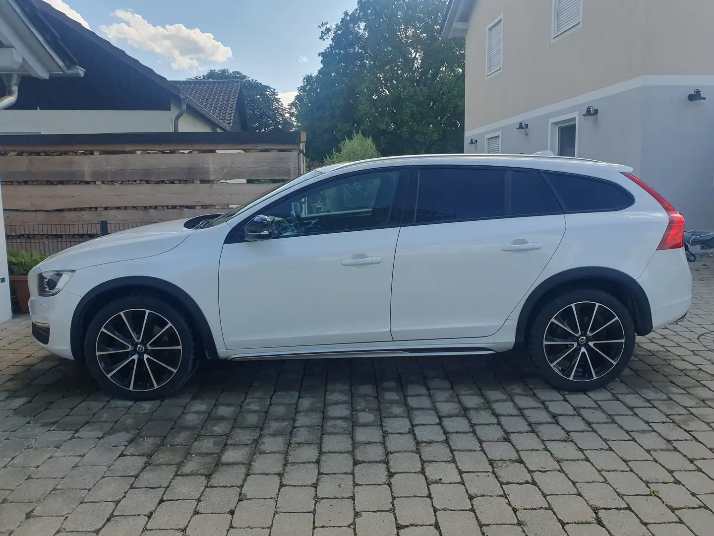 Volvo V60 Cross Country V60 Cross Country T5 AWD Geartronic Pro Wit - 2