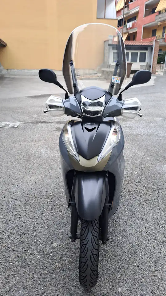 Honda SH 300