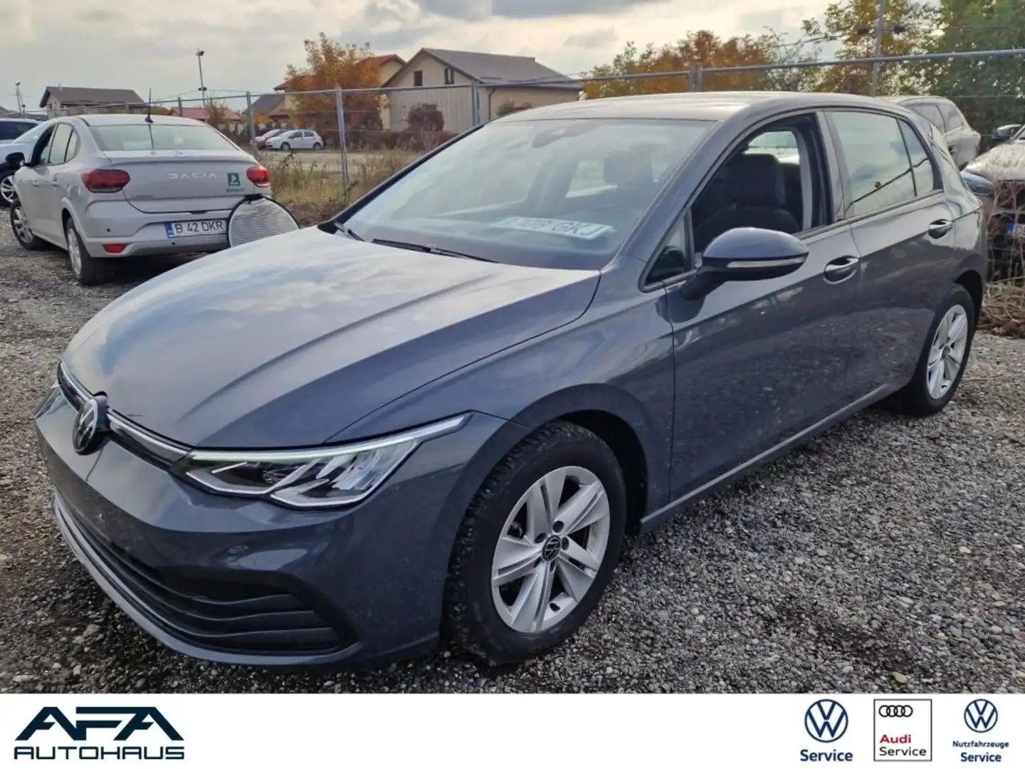 Volkswagen Golf VIII 1.0 eTSI LIFE DSG Navi*LED*RFK*ACC*APP Grau - 1