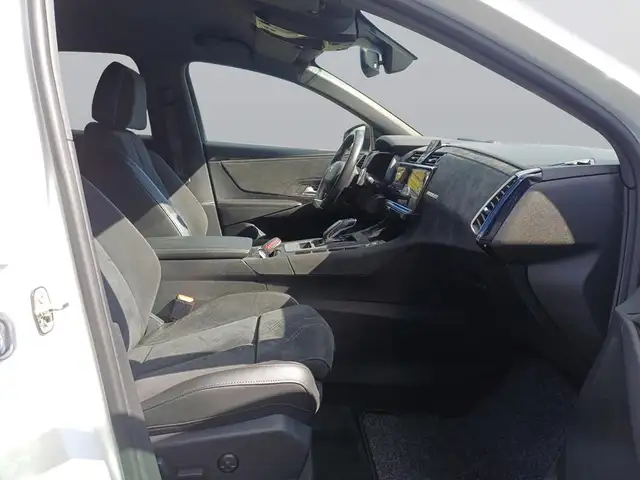 DS Automobiles DS 7 Crossback view 11