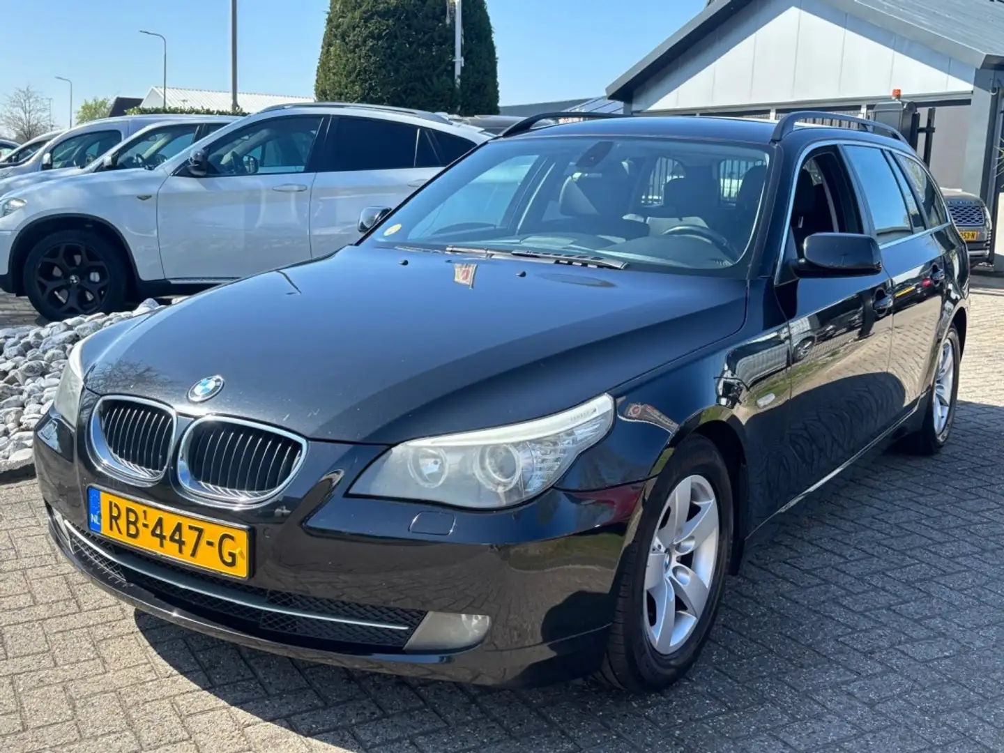 BMW 520 5-serie Touring 520D Handgeschakeld Diesel Youngti Zwart - 1