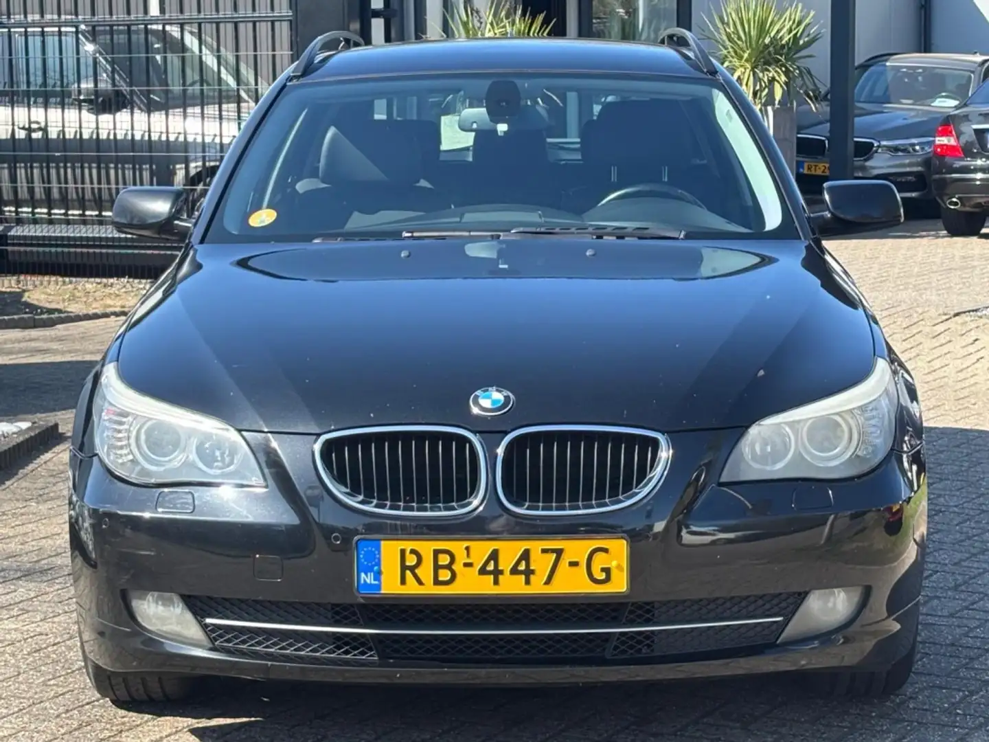BMW 520 5-serie Touring 520D Handgeschakeld Diesel Youngti Zwart - 2