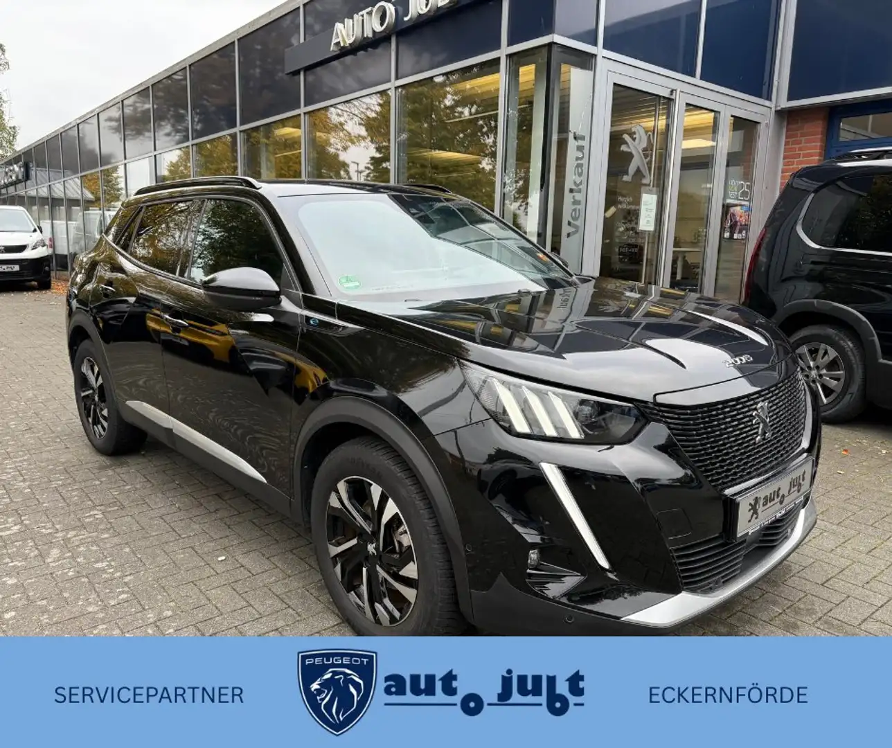 Peugeot 2008 e-2008 GT Schwarz - 1