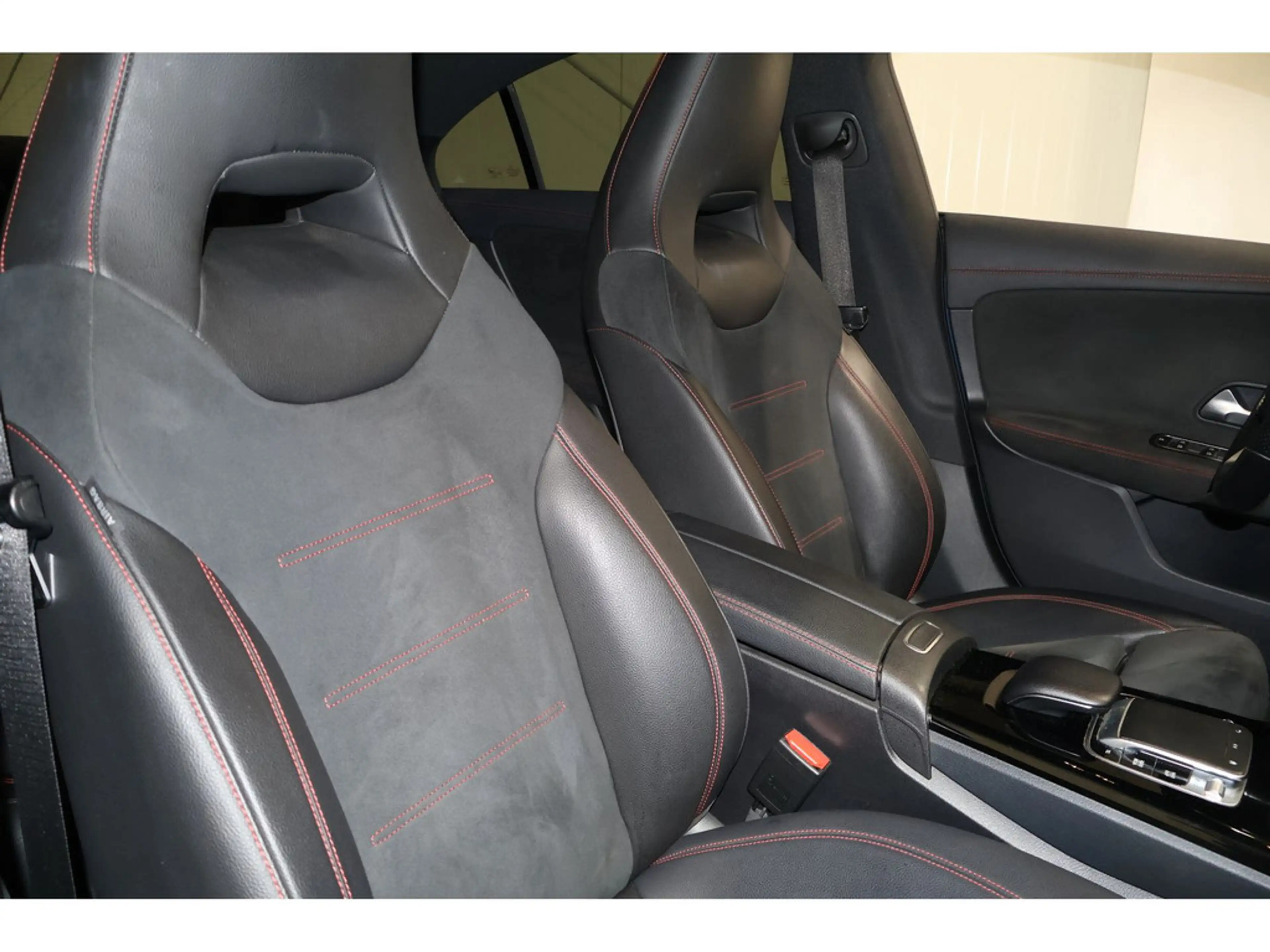 Mercedes-Benz CLA 220 4Matic — photo 8