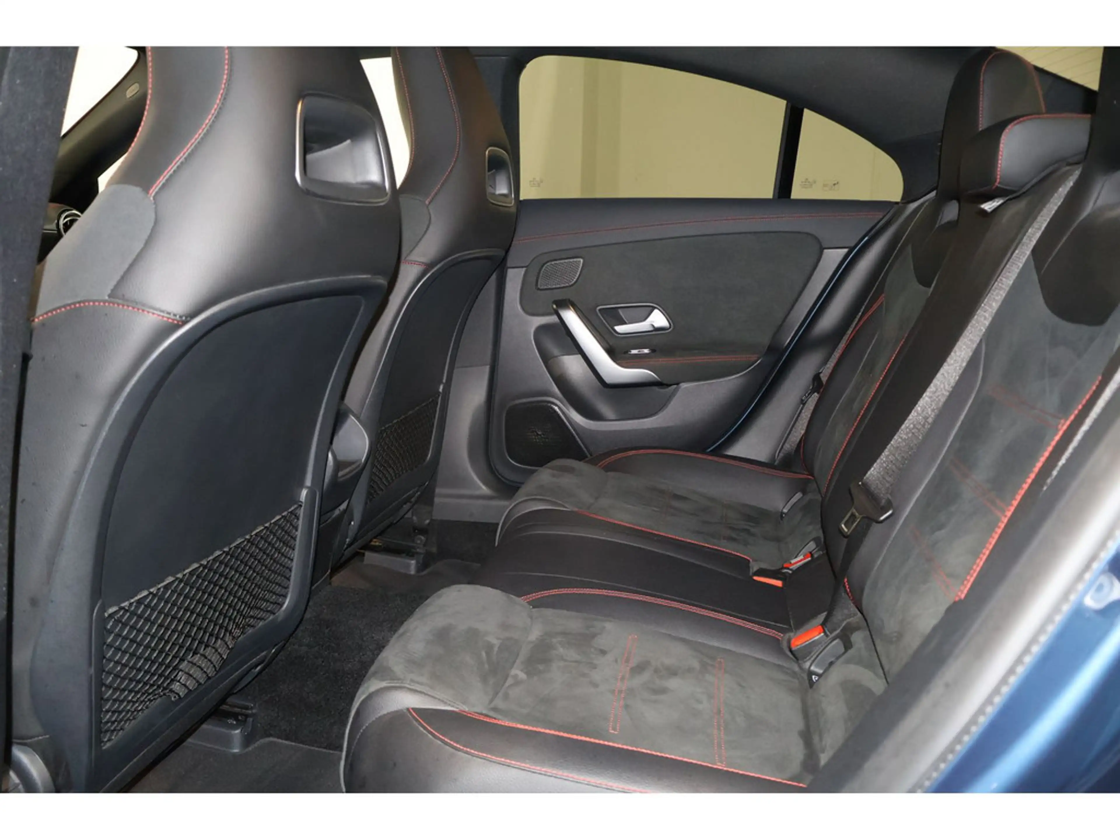 Mercedes-Benz CLA 220 4Matic — photo 13